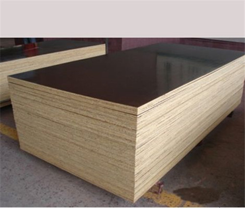 建筑模板厂家跟你讲一讲如何区分建筑覆模板与滚涂板